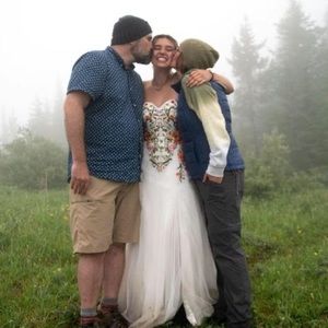 Meet your Posher, Avery